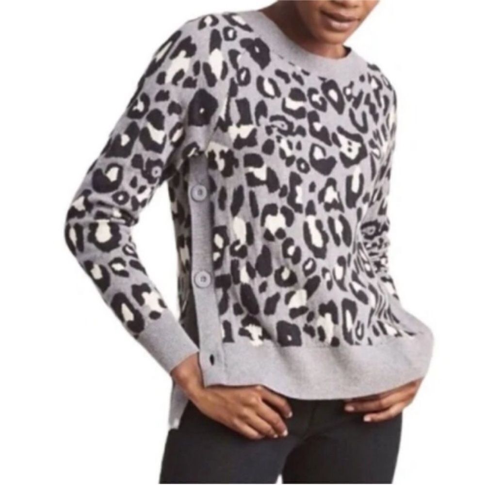 STELLA & DOT Grey + Black Leopard Print Side Button Merino Wool Blend Sweater-M